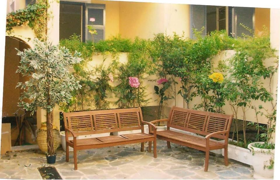 Louisa Studios Poros  Luaran gambar