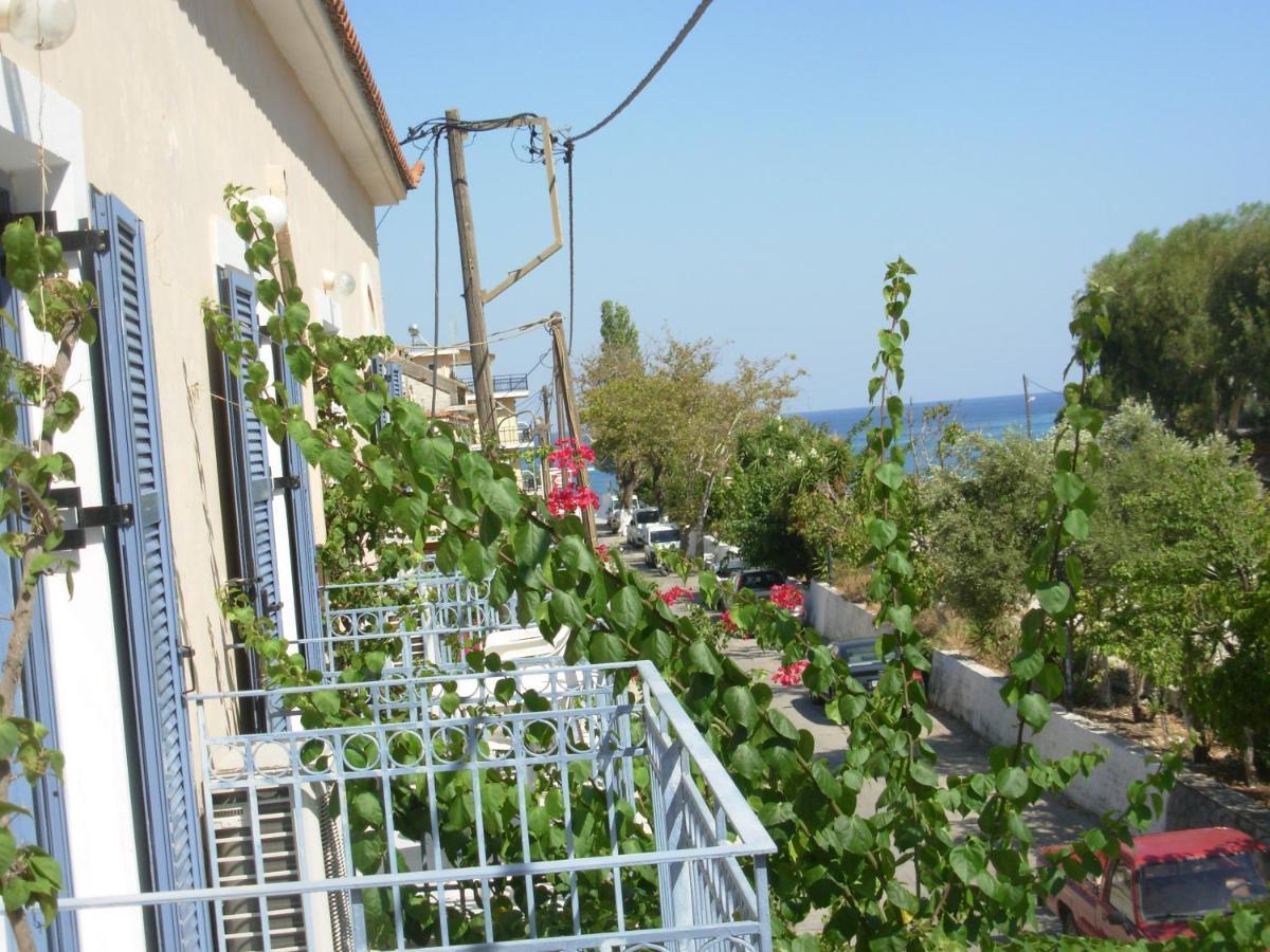Louisa Studios Poros  Luaran gambar